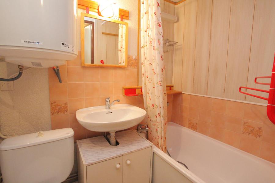 Vacances en montagne Studio mezzanine 4 personnes (B63) - Résidence Plein Soleil - La Toussuire - Salle de bain