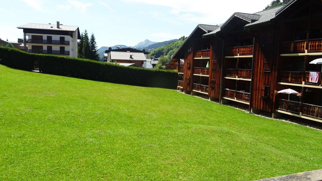 Ski verhuur Appartement 2 kabine kamers 5 personen (212) - Résidence Praz du Soleil - Les Gets - Buiten zomer