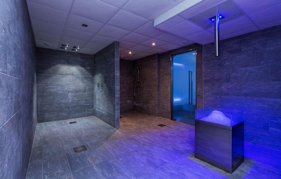 Holiday in mountain resort Résidence Prestige Front de Neige - La Plagne - Shower with water-jet