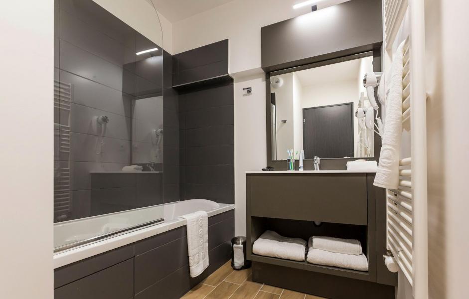 Holiday in mountain resort Résidence Prestige Isatis - Chamonix - Bathroom