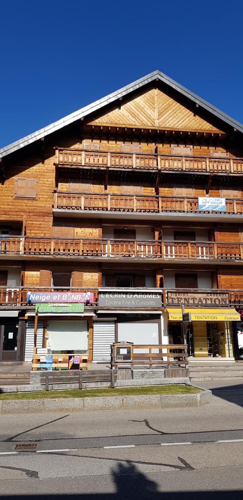 Rent in ski resort 2 room apartment 4 people (2) - Résidence Rhodos - Les Gets - Summer outside