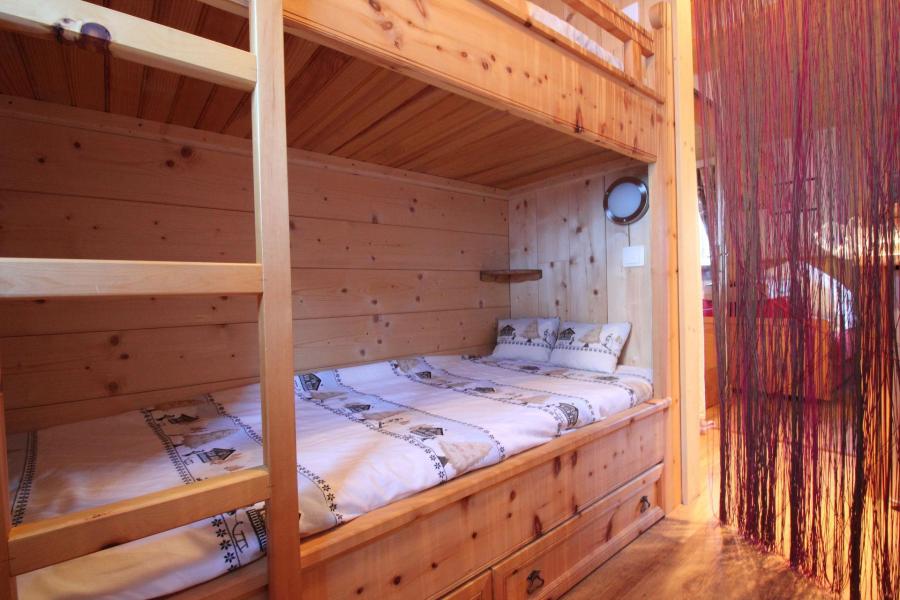 Holiday in mountain resort Studio sleeping corner 4 people (8) - Résidence Roche de Mio - Champagny-en-Vanoise - Bedroom
