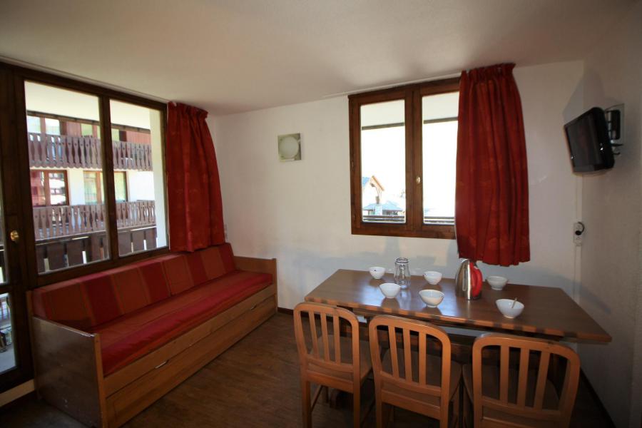 Holiday in mountain resort 2 room apartment cabin 6 people (111CL) - Résidence Rond Point des Pistes - Tignes - Living room