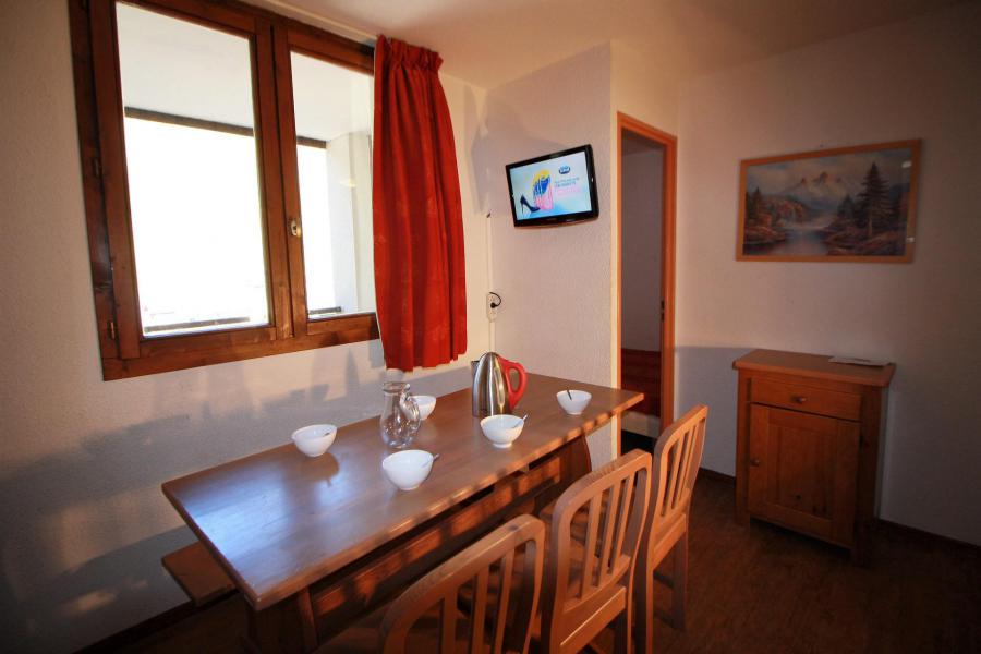 Vacanze in montagna Appartamento 2 stanze con cabina per 6 persone (111CL) - Résidence Rond Point des Pistes - Tignes - Tavolo