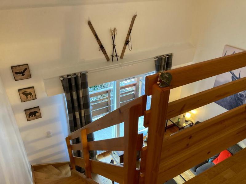 Vacaciones en montaña Apartamento dúplex 3 piezas 7 personas (RDB31) - Résidence Roseland - Brides Les Bains - Escalera