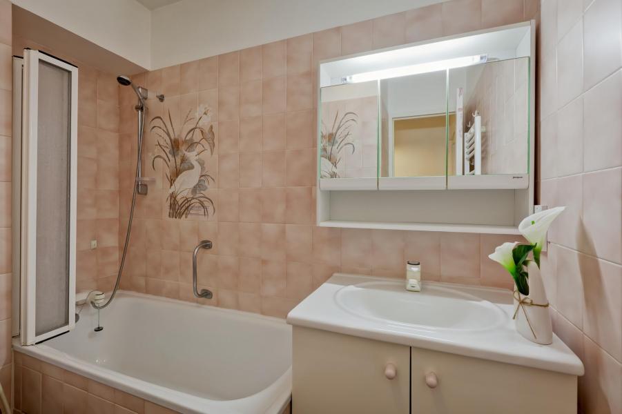 Vacances en montagne Studio coin montagne 4 personnes (B11) - Résidence Roseland - Brides Les Bains - Salle de bain