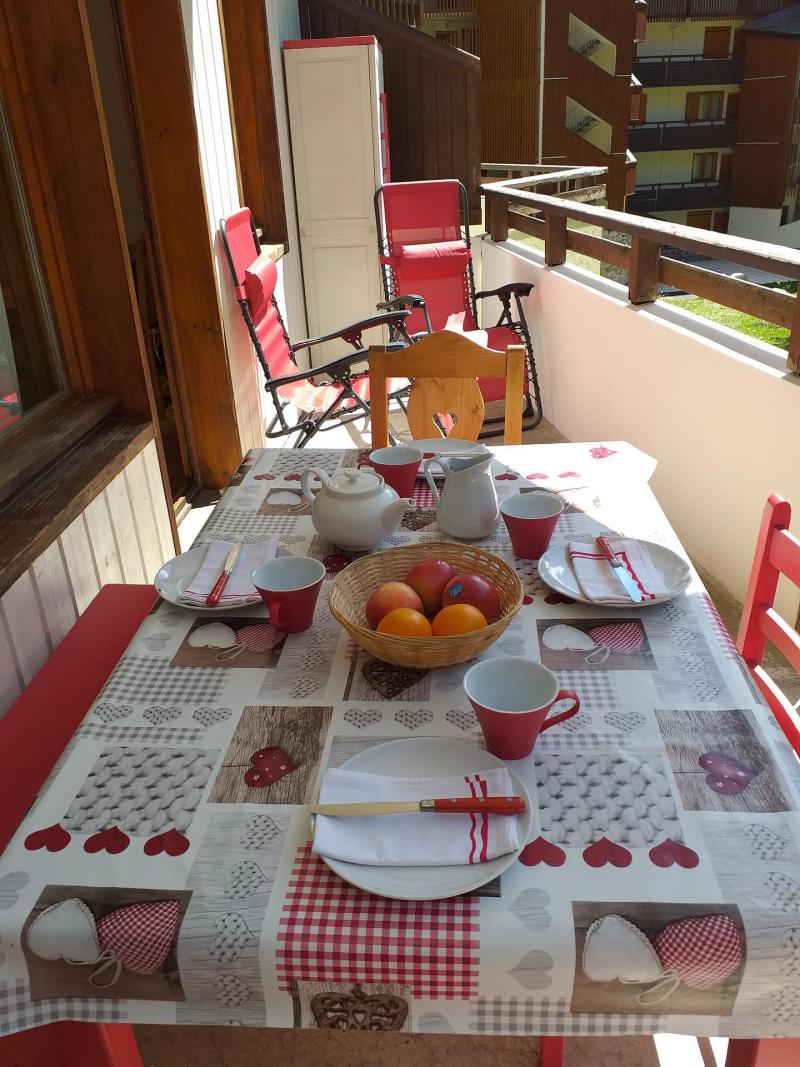Vacanze in montagna Appartamento 2 stanze per 5 persone (05) - Résidence Saboia B - La Tania - Esteriore estate