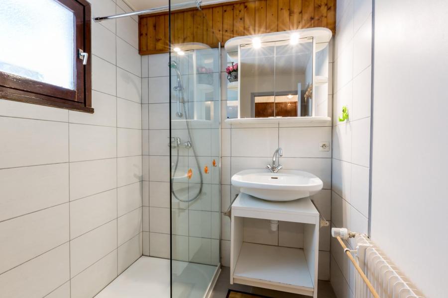 Vacaciones en montaña Apartamento 3 piezas para 6 personas (04) - Résidence Sarto - La Clusaz - Cuarto de ducha