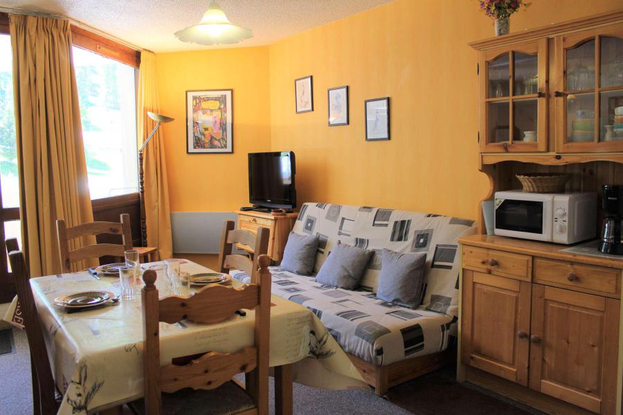 Urlaub in den Bergen Studio Schlafnische 6 Personen (116) - Résidence Ski Soleil - Vars - Wohnzimmer