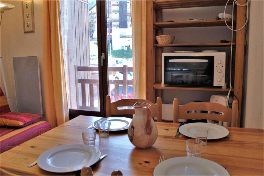 Vacaciones en montaña Apartamento cabina para 4 personas (263) - Résidence Soldanelles - Risoul - Comedor