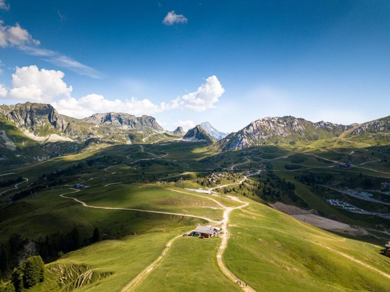 Urlaub in den Bergen Résidence Sun Valley - La Plagne - Draußen im Sommer