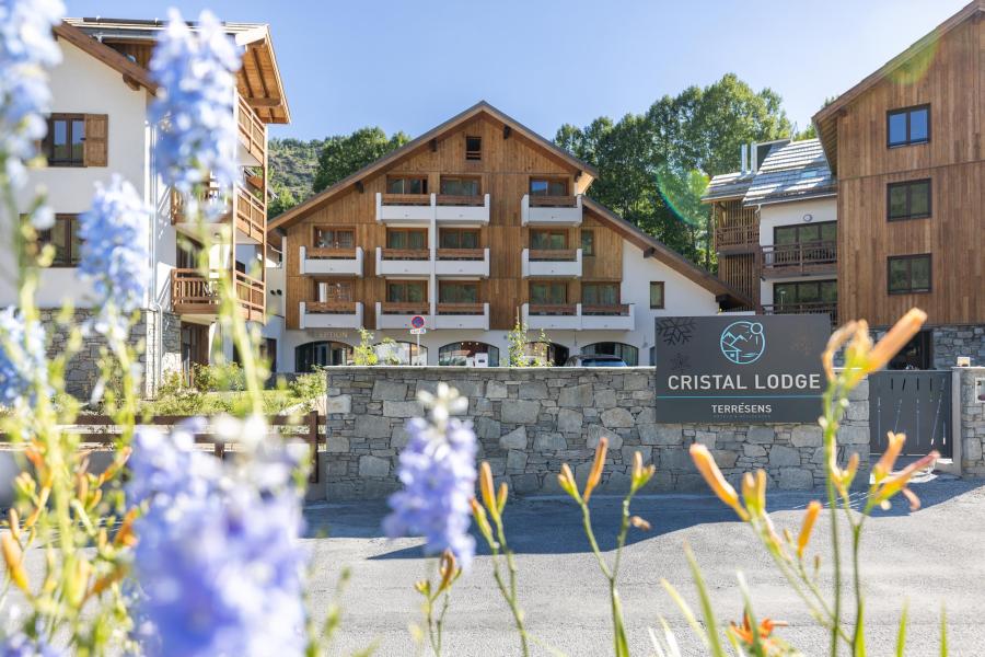 Wynajem na narty Résidence Terresens Cristal Lodge - Serre Chevalier - Na zewnątrz latem