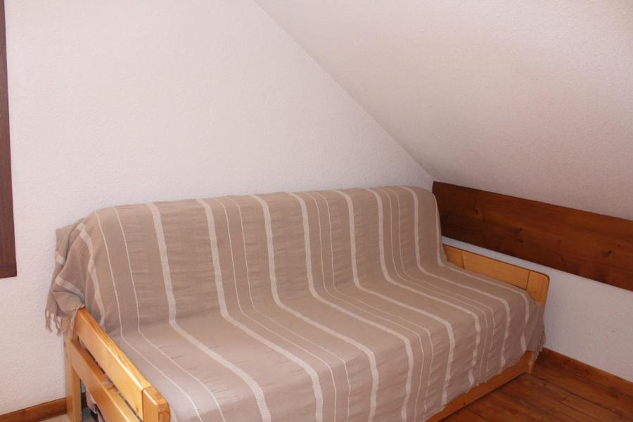 Holiday in mountain resort 4 room apartment 6 people (30) - Résidence Tigny - Valloire - Settee