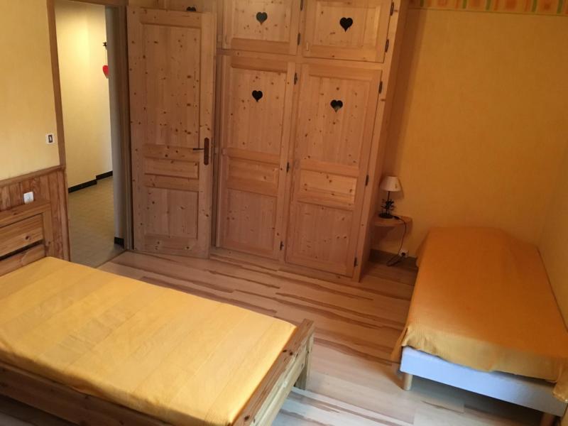 Holiday in mountain resort 3 room apartment 6 people (747) - Résidence Toure - Les Gets - Bedroom