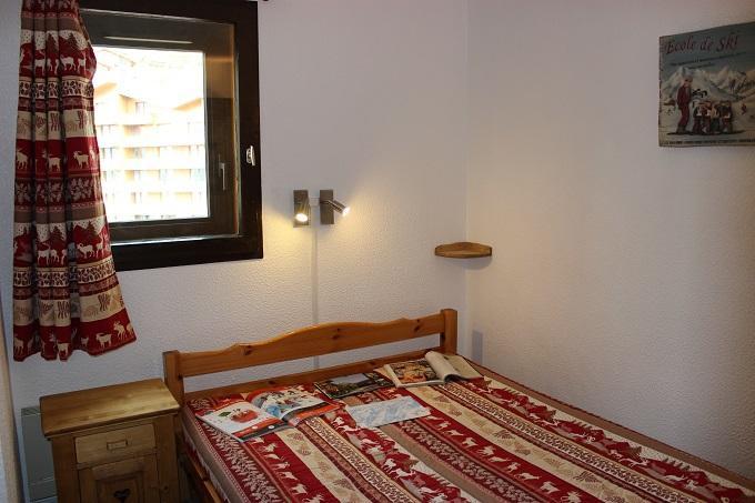 Holiday in mountain resort Studio cabin 4 people (675) - Résidence Vanoise - Val Thorens - Bedroom