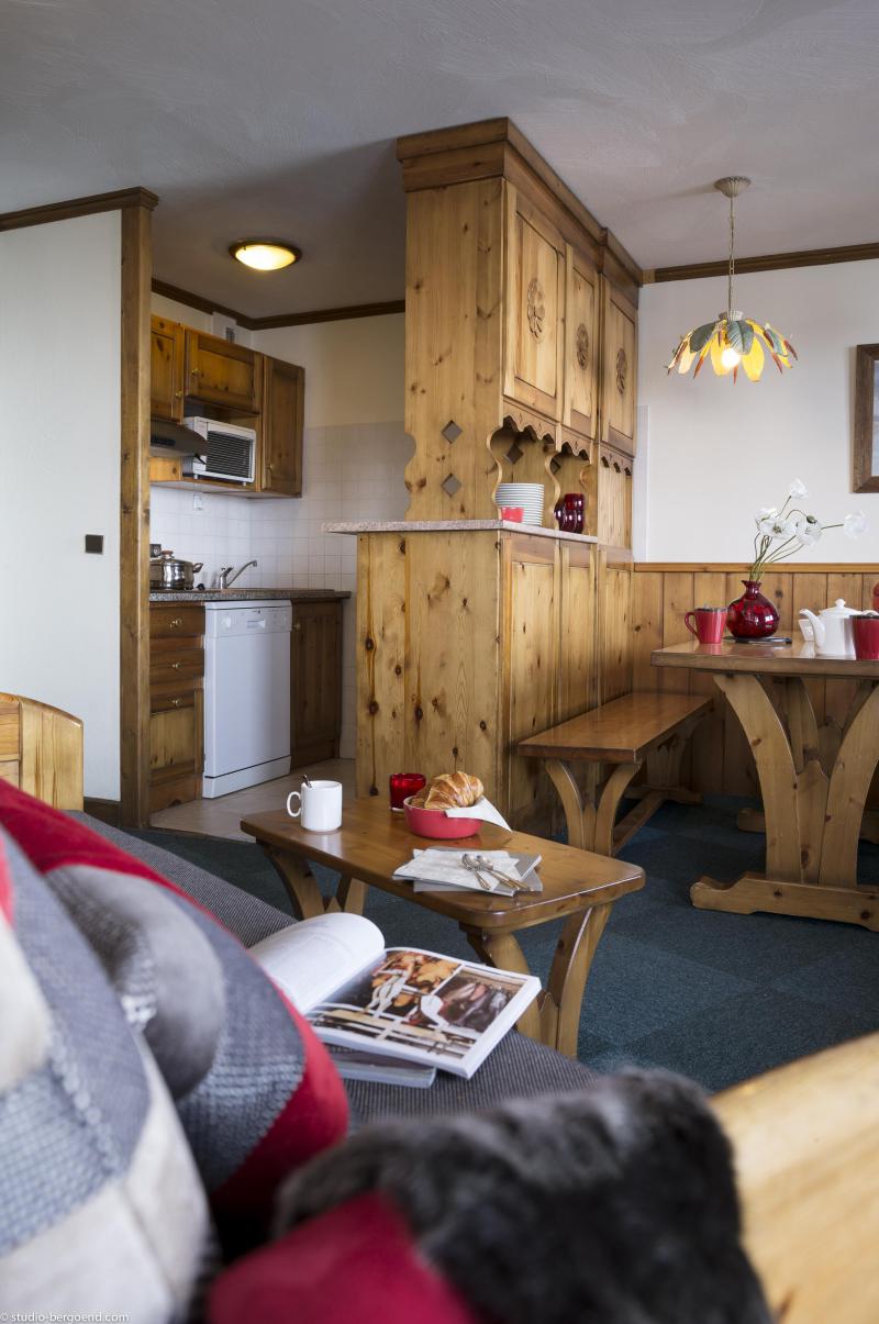 Urlaub in den Bergen 3-Zimmer-Holzhütte für 6 Personen (Bâtiment Soleil) - Résidence Village Montana - Val Thorens - Kochnische