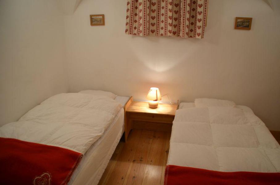 Holiday in mountain resort 3 room apartment 4 people (PETITCHA) - Résidence Villarenger - Saint Martin de Belleville - Bedroom