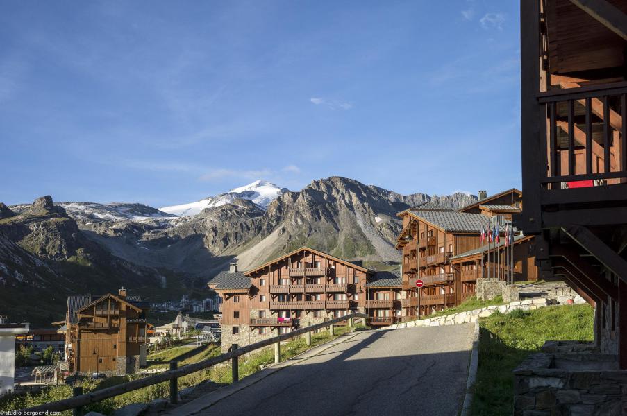 Rent in ski resort Résidences Village Montana - Tignes - Summer outside