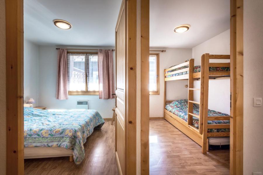 Urlaub in den Bergen 3-Zimmer-Holzhütte für 6 Personen (BELAL4) - Résience Bel Alp - La Clusaz - Schlafzimmer