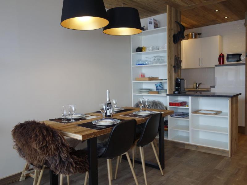 Holiday in mountain resort 3 room apartment 4 people (1) - Super Tignes - Tignes - Living room