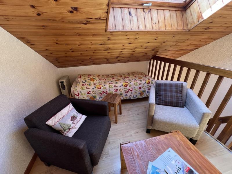 Holiday in mountain resort Studio cabin mezzanine 6 people - Vie de clare - Serre Chevalier - Bedroom