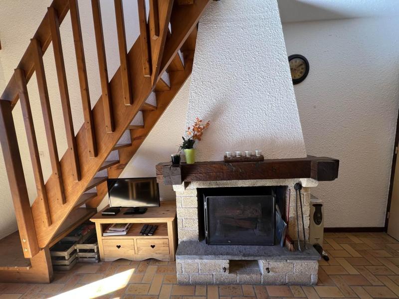 Holiday in mountain resort Studio cabin mezzanine 6 people - Vie de clare - Serre Chevalier - Living room