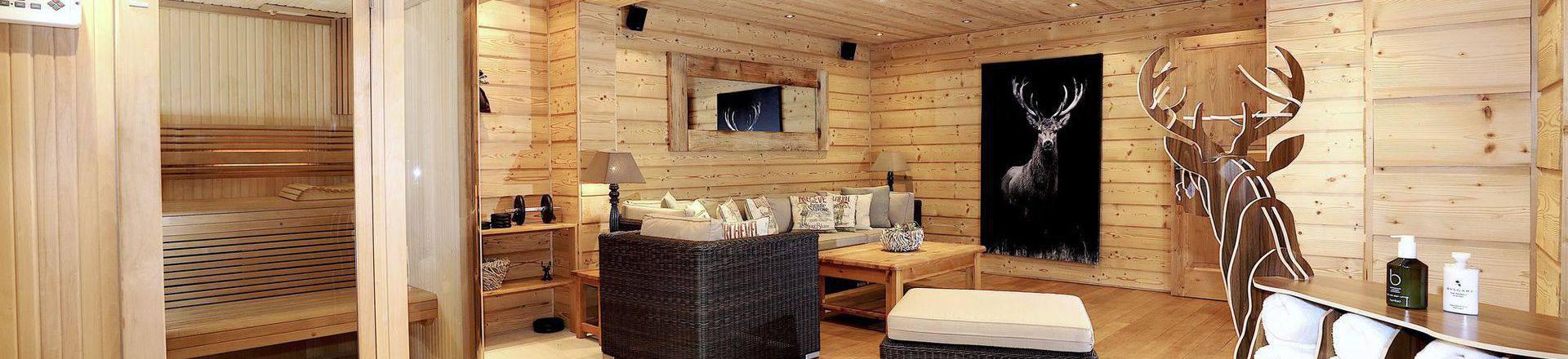 Holiday in mountain resort 8 room chalet 14 people - Chalet du Chamois - Courchevel - Accommodation