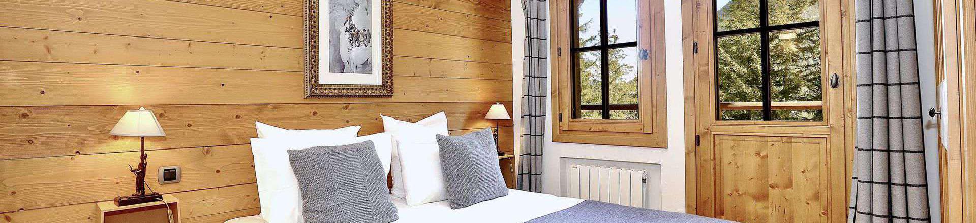 Holiday in mountain resort 8 room chalet 14 people - Chalet du Chamois - Courchevel - Accommodation