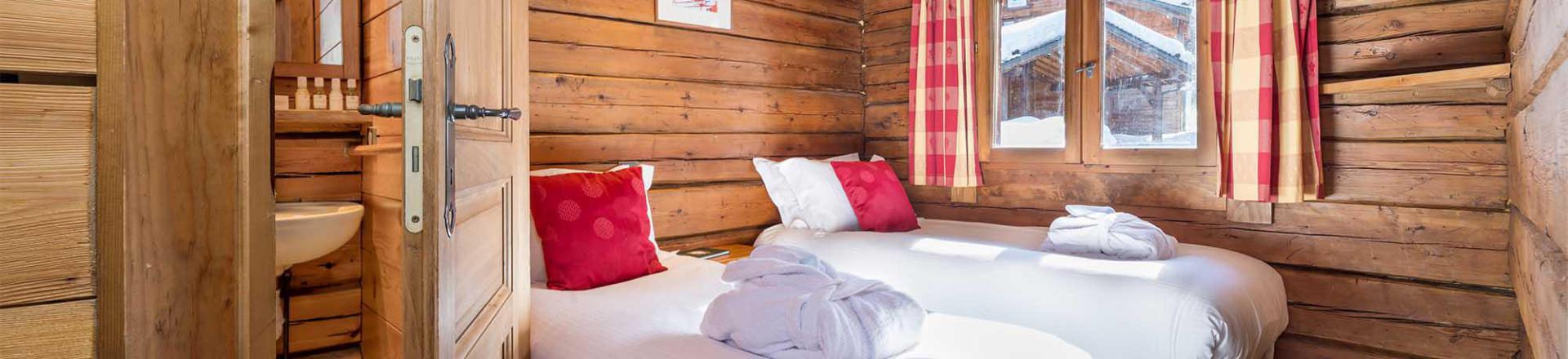 Holiday in mountain resort Chalet Elliot Ouest - La Tania - Bedroom