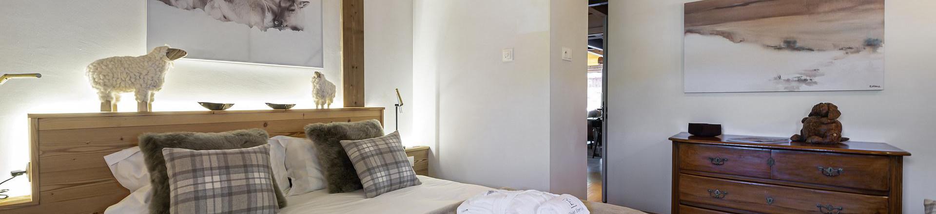 Holiday in mountain resort 5 room duplex apartment 8 people (CIME CARON) - Chalet l'Éterlou - Les Menuires - Double bed
