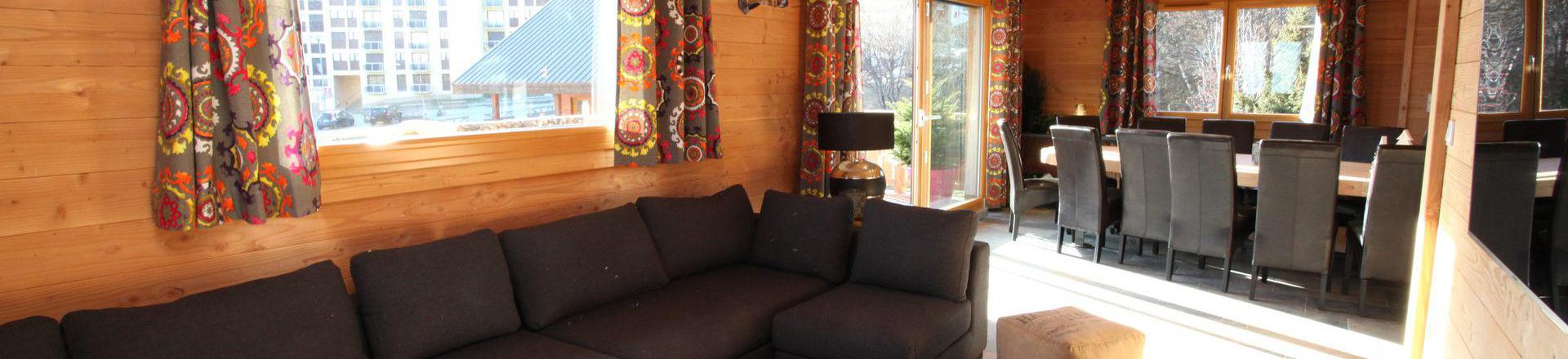 Holiday in mountain resort 6 room duplex chalet 14 people - Chalet le Cocoon - La Toussuire - Living room