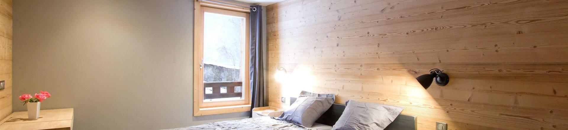 Holiday in mountain resort Chalet Nuance de Gris - Alpe d'Huez - Bedroom