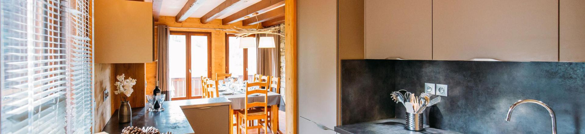 Holiday in mountain resort Chalet Perle - La Plagne - Kitchen