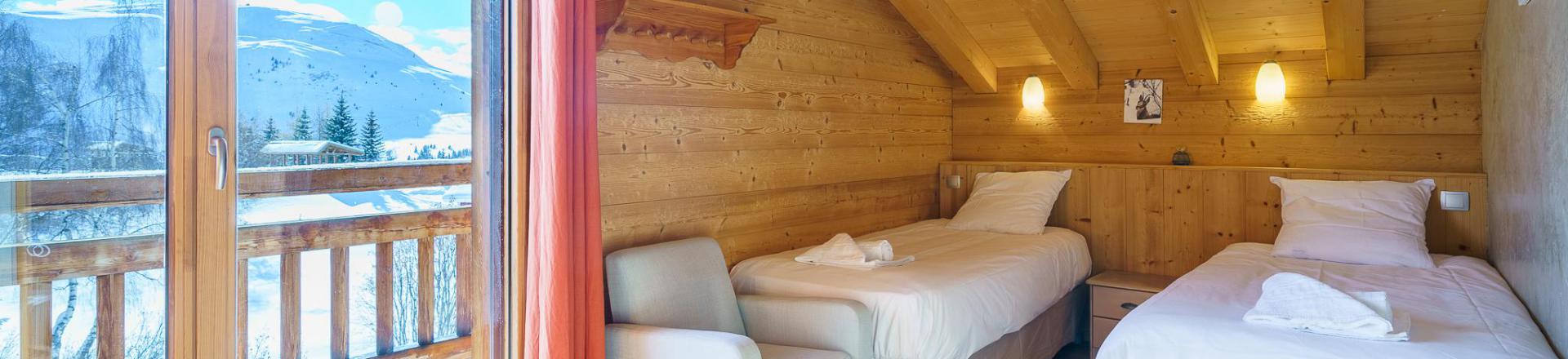 Holiday in mountain resort 5 room triplex chalet 8 people (Friandise) - Chalets Les Balcons du Golf - Alpe d'Huez - Bedroom under mansard