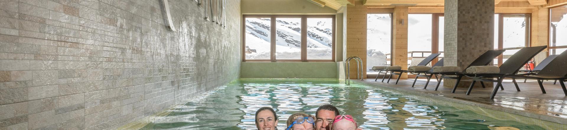 Urlaub in den Bergen Hôtel Koh I Nor - Val Thorens - Schwimmbad