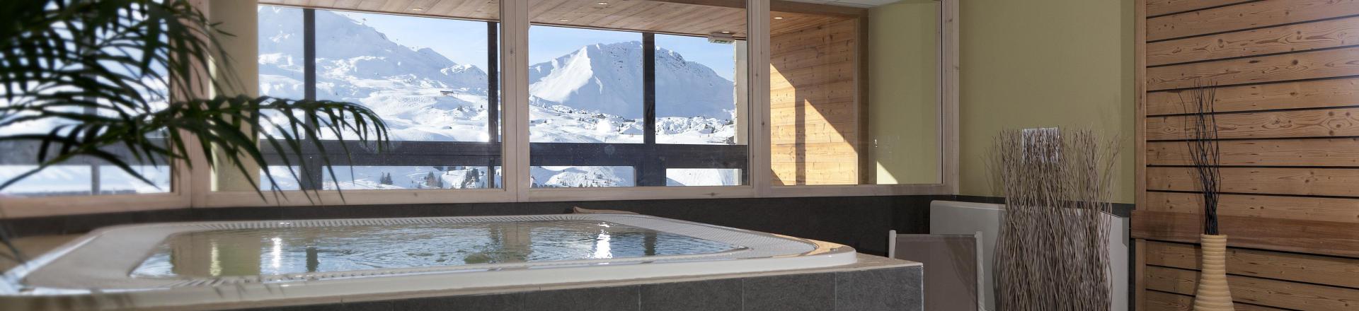 Vacances en montagne La Résidence le Centaure - La Plagne - Jacuzzi