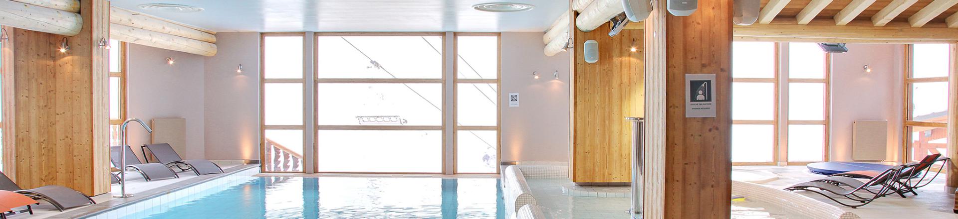 Holiday in mountain resort Les Balcons de Val Thorens - Val Thorens - Swimming pool