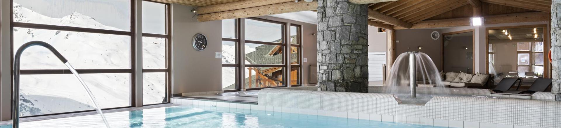 Holiday in mountain resort Les Balcons de Val Thorens - Val Thorens - Swimming pool