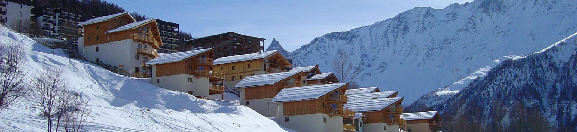 Holiday in mountain resort Les Chalets des Deux Domaines - Peisey-Vallandry