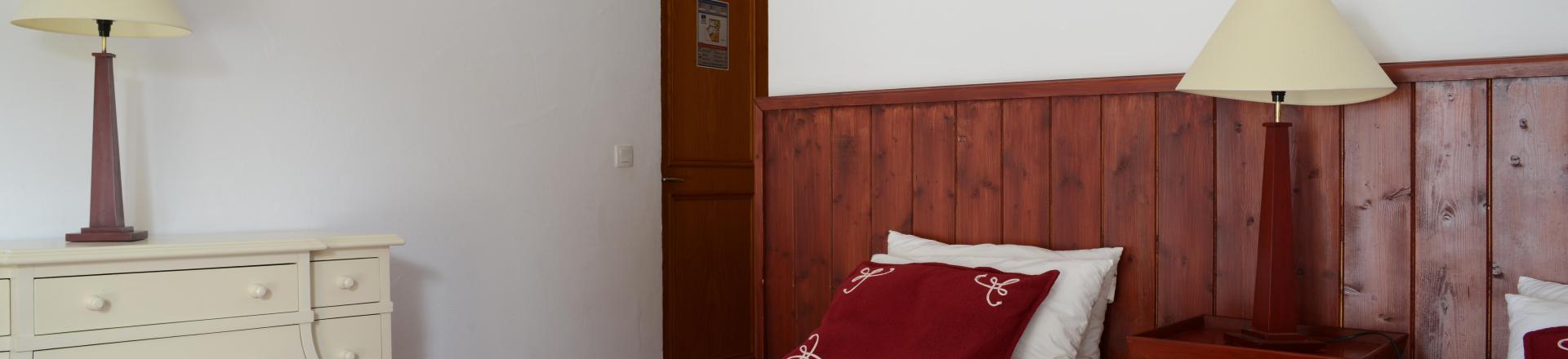 Holiday in mountain resort Les Chalets des Deux Domaines - Peisey-Vallandry - Single bed