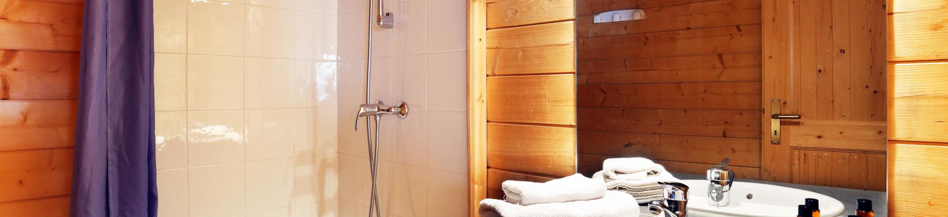 Holiday in mountain resort Les Chalets du Bois de Champelle - Morillon - Shower room