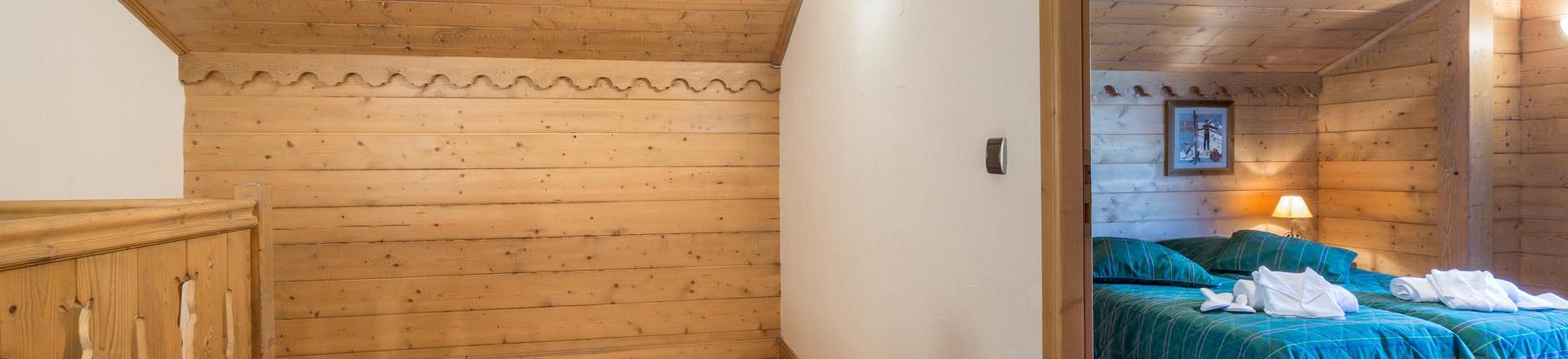 Holiday in mountain resort 6 room apartment 10 people (A09) - Les Chalets du Gypse - Saint Martin de Belleville - Slippers