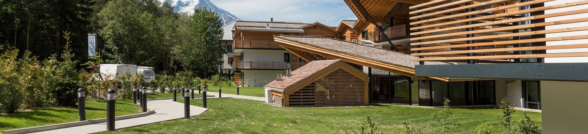 Vacances en montagne Résidence Prestige Isatis - Chamonix - Extérieur été