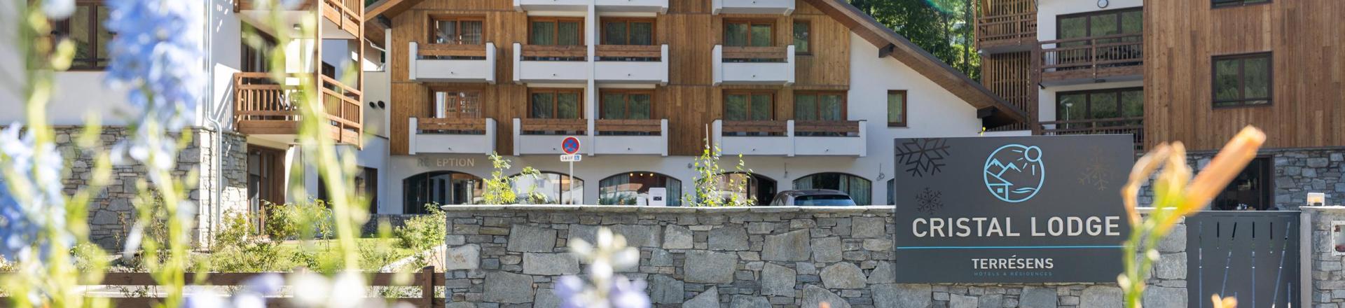 Wakacje w górach Résidence Terresens Cristal Lodge - Serre Chevalier - Na zewnątrz latem