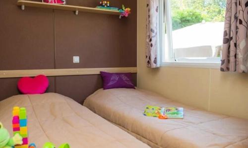 Holiday in mountain resort 4 room Mobil-Home 6 people (30m²) - Alpha Camping Holding - Camping les Prés du Verdon  - Quinson - Summer outside
