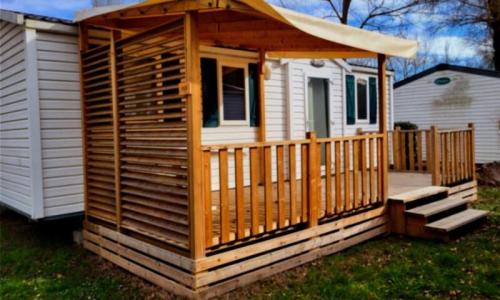 Urlaub in den Bergen 3-Zimmer-Mobilheim für 4 Personen (Confort 32m²) - Alpha Camping Holding - Camping les Prés du Verdon  - Quinson - Draußen im Sommer