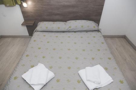 Holiday in mountain resort Appart'Hôtel le Splendid - Le Collet d'Allevard - Double bed