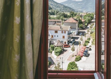 Holiday in mountain resort Appart'Hôtel le Splendid - Le Collet d'Allevard - Window