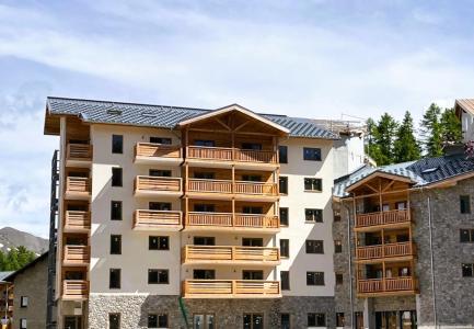 Rent in ski resort ARYA - Living Stone - Vars - Summer outside