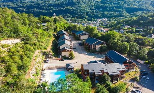 Holiday in mountain resort Ax-les-Thermes - Le Domaine de la Vallée d'Ax - Vacancéole - Ax-Les-Thermes - Summer outside